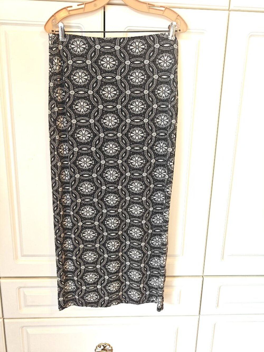 New York Clothing Company Black/White Maxi Skirt, Size Small, New